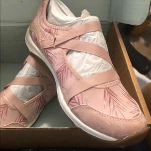 Pink Ryka Mary Jane comfy shoes 11W